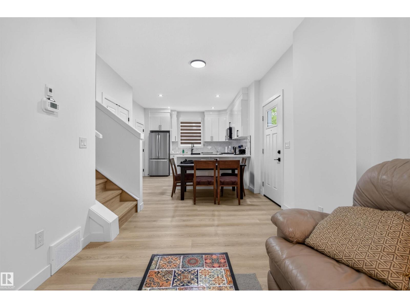 10915 159 ST NW - 6