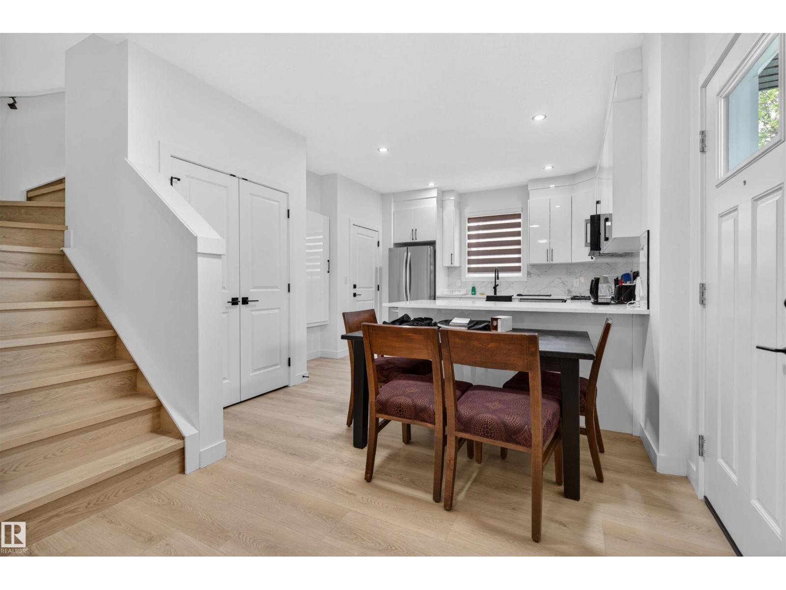 10915 159 ST NW - 7
