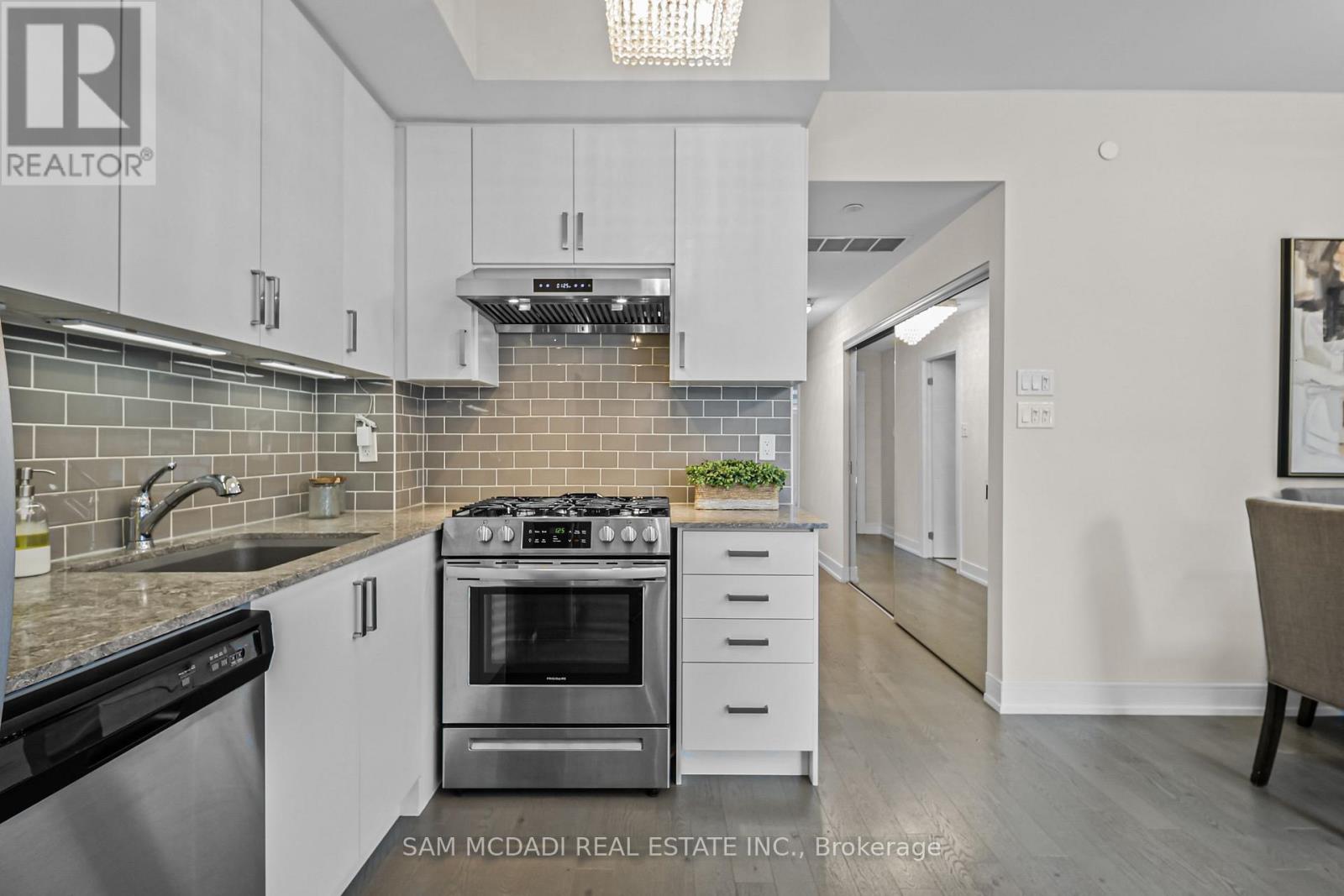 #1 670 ATWATER AVENUE - 5