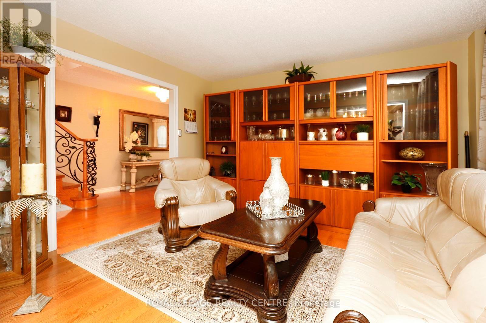690 ASHPRIOR AVENUE - 12