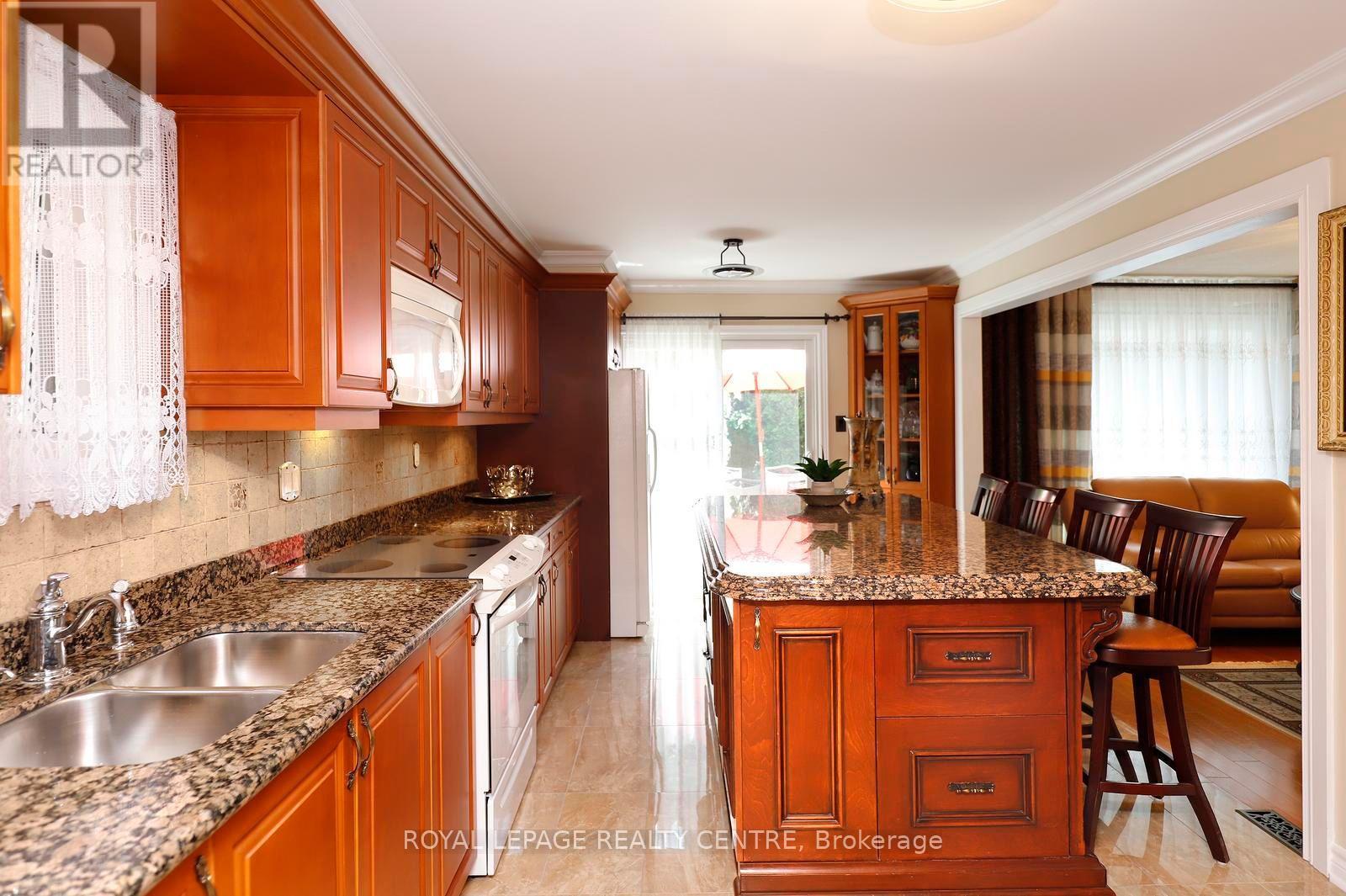690 ASHPRIOR AVENUE - 20