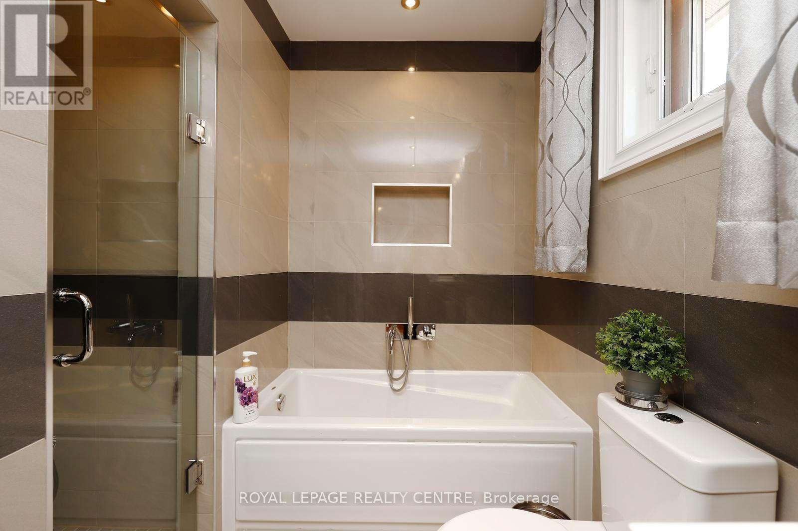 690 ASHPRIOR AVENUE - 30