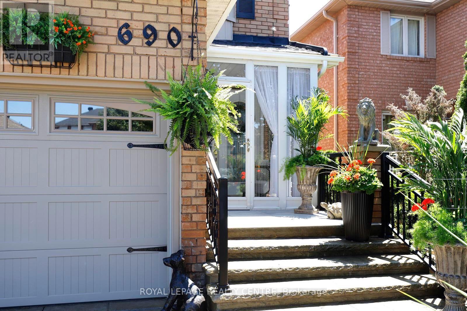 690 ASHPRIOR AVENUE - 4
