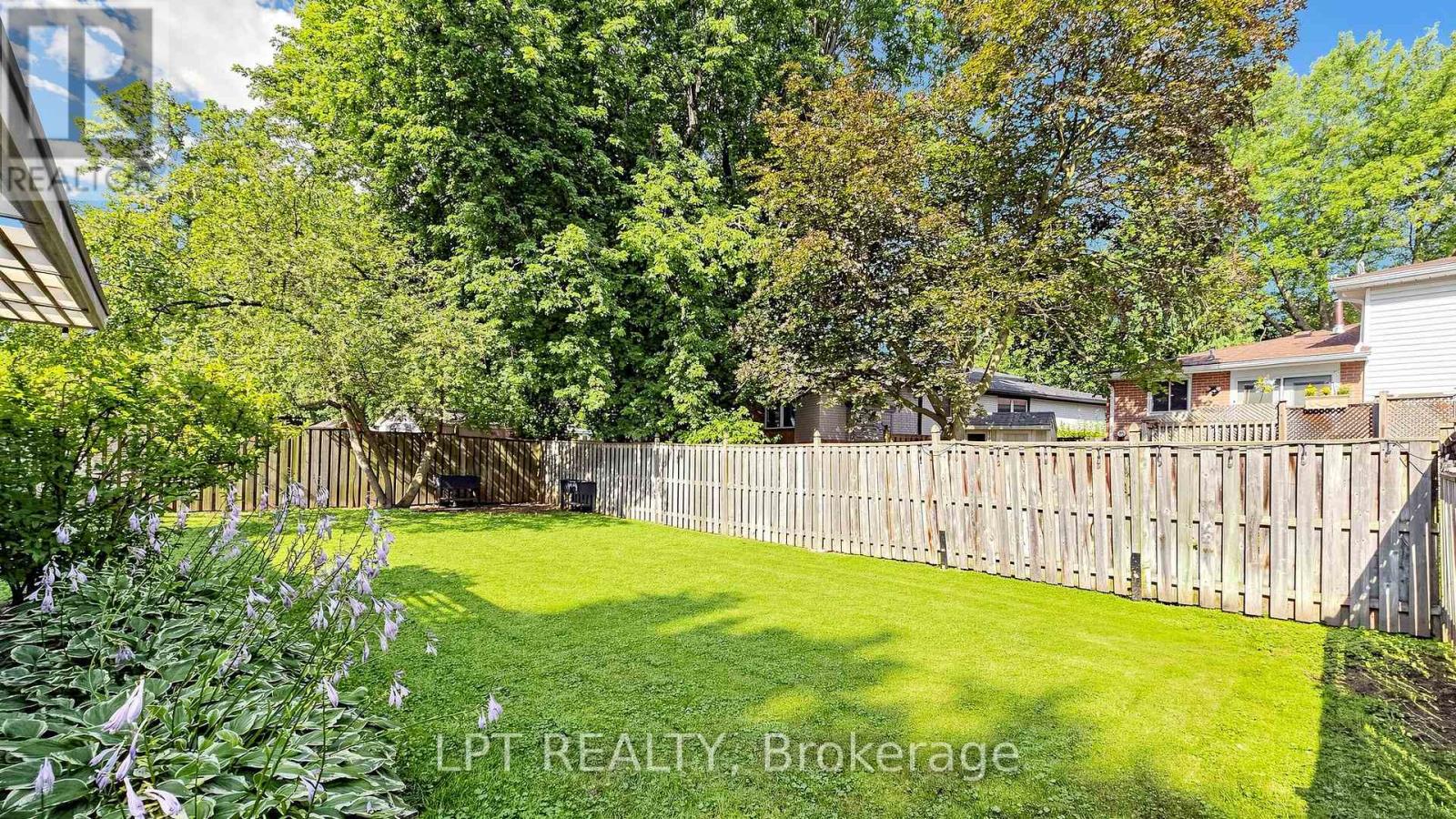 70 ROBERTS CRESCENT - Image 26