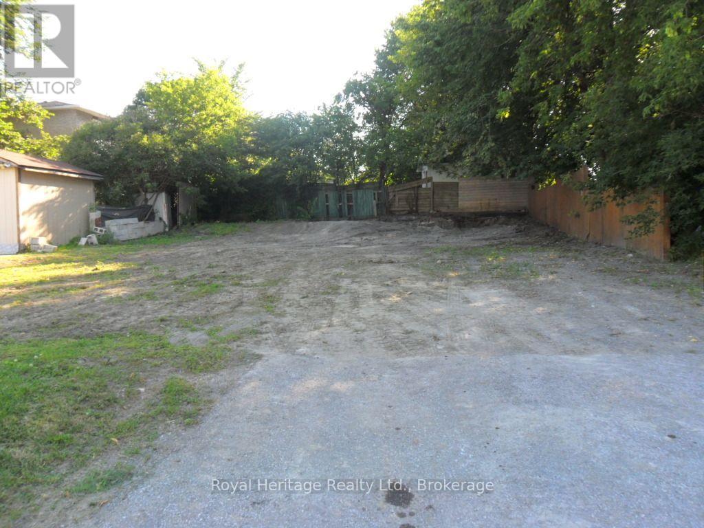367 CENTRE STREET S