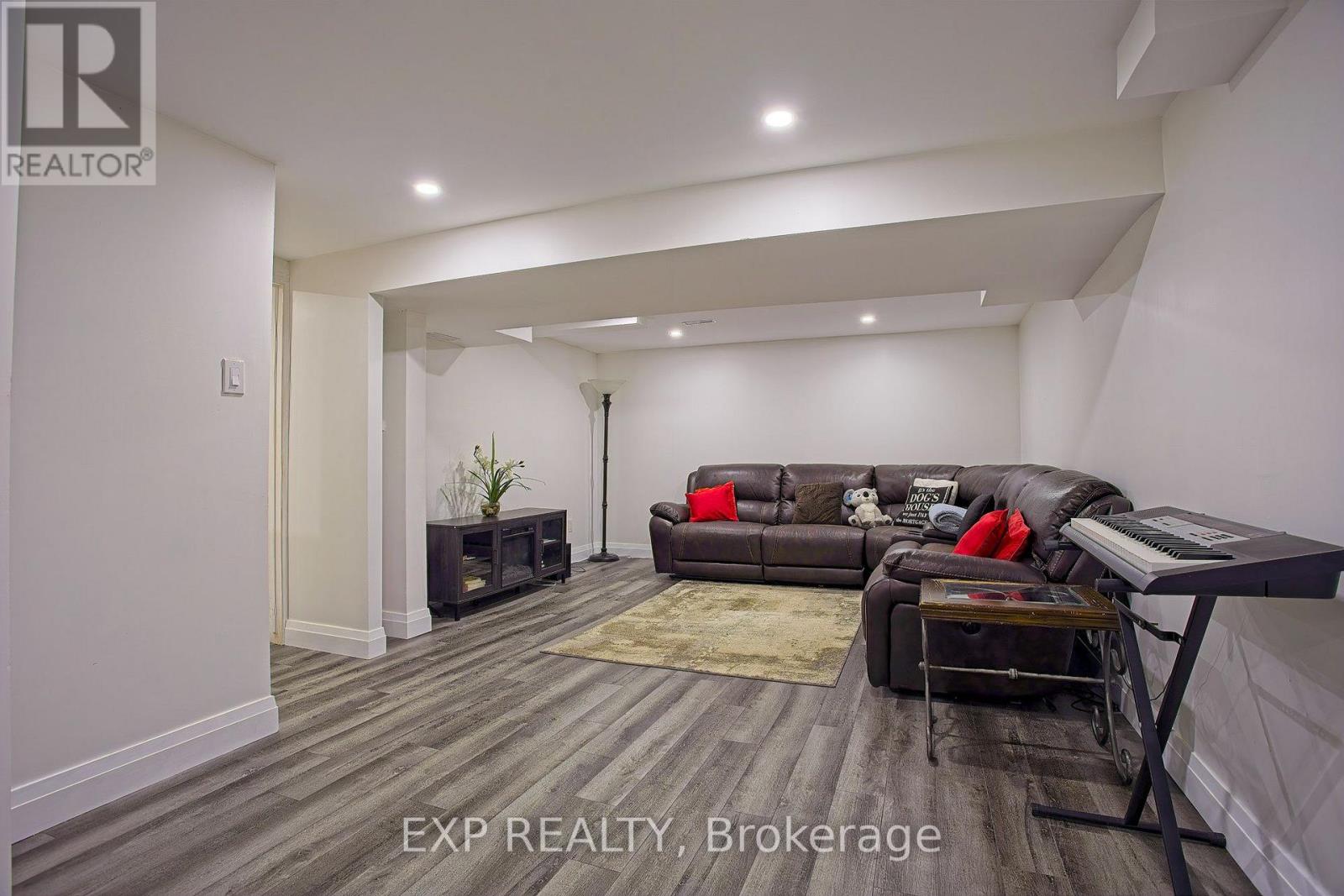 39 AINSWORTH STREET - Image 30