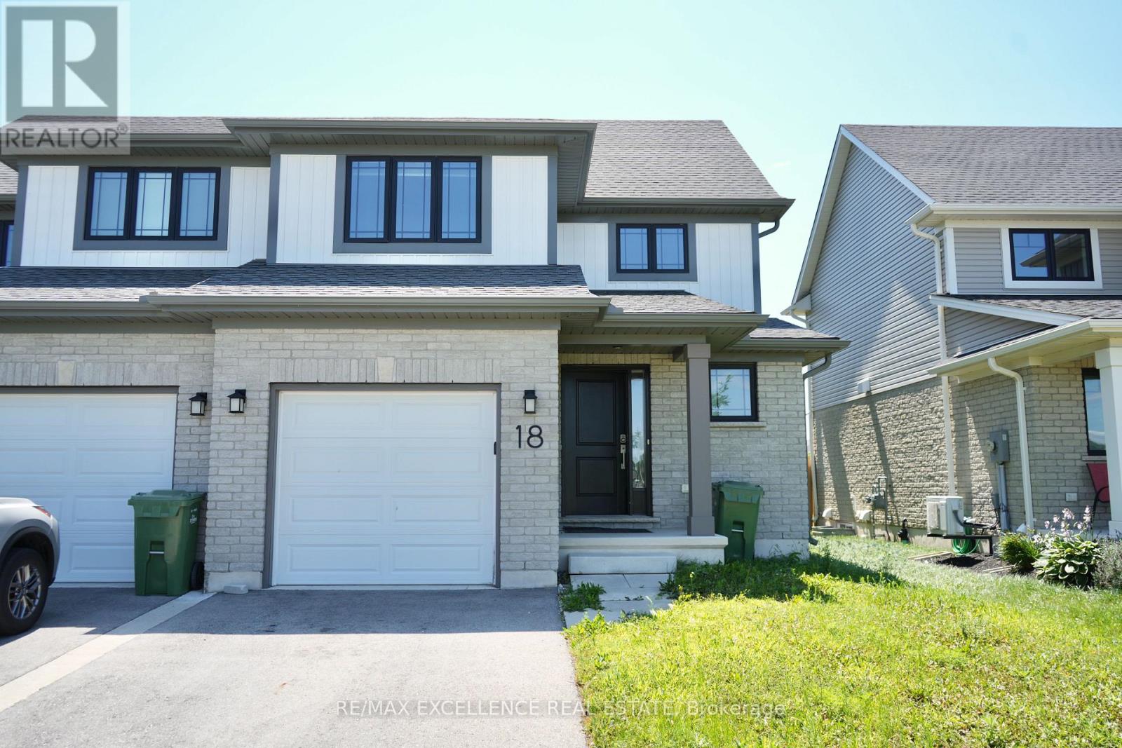 18 WEIR CRESCENT - 1