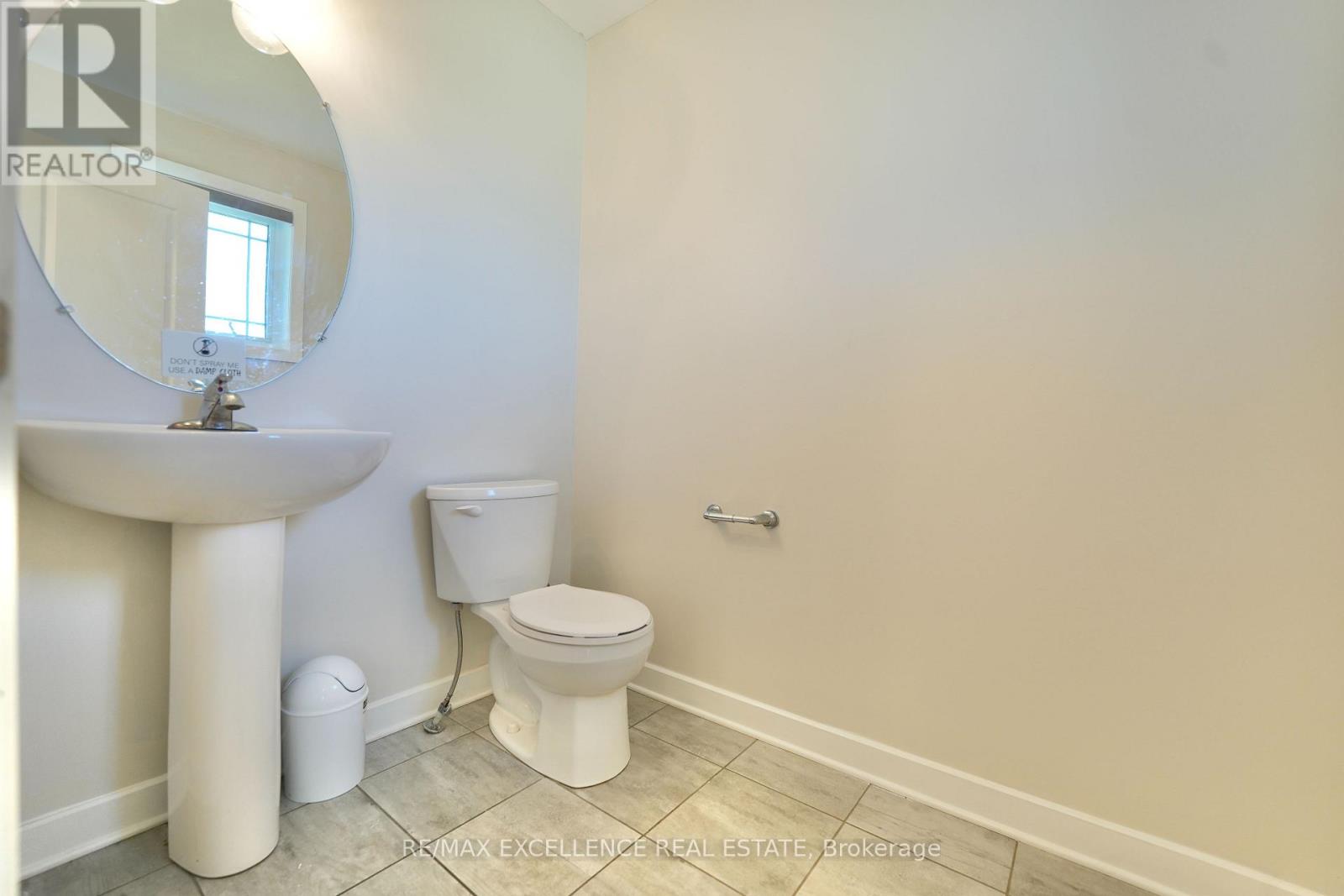 18 WEIR CRESCENT - 11