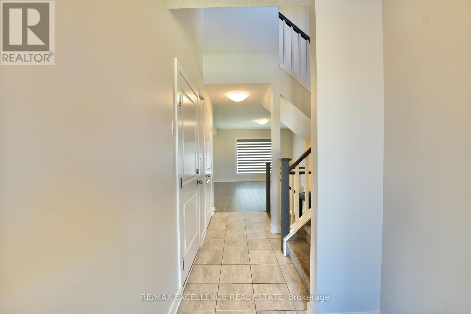 18 WEIR CRESCENT - Image 12