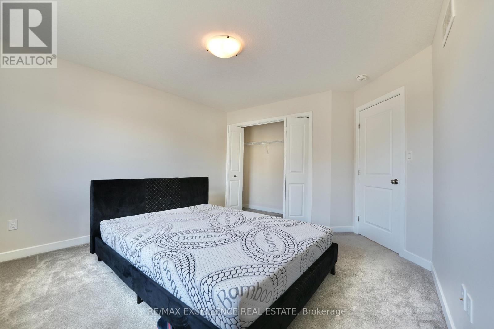 18 WEIR CRESCENT - 17