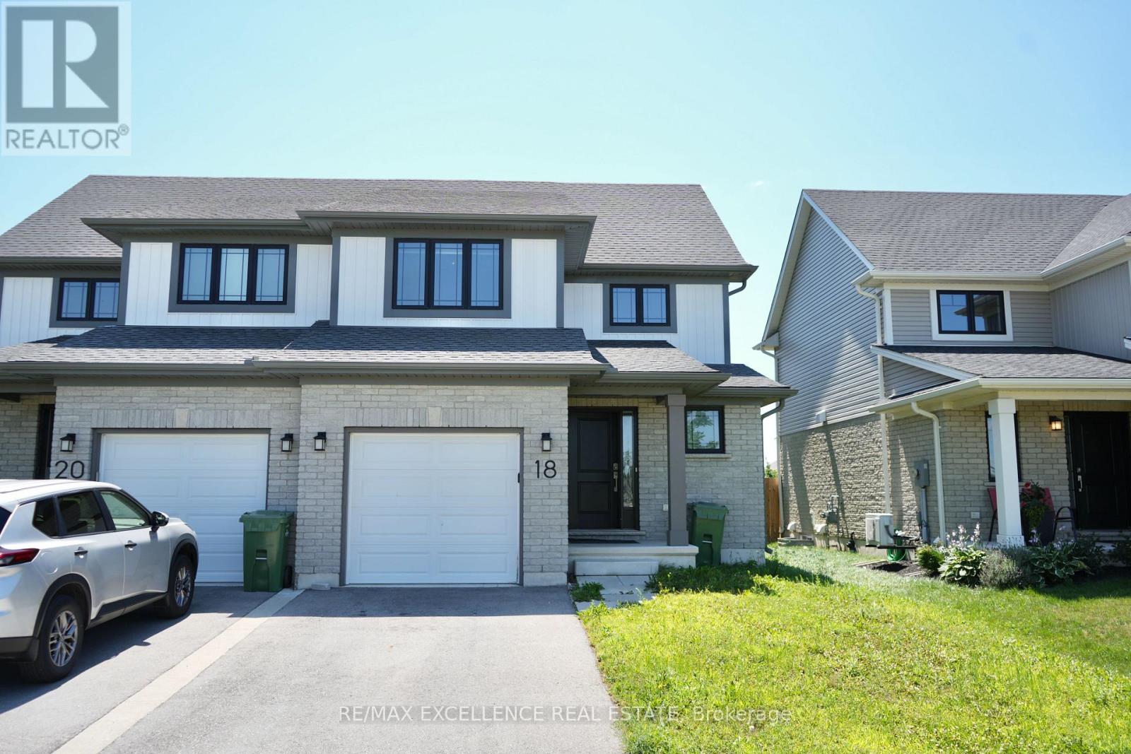 18 WEIR CRESCENT - 2