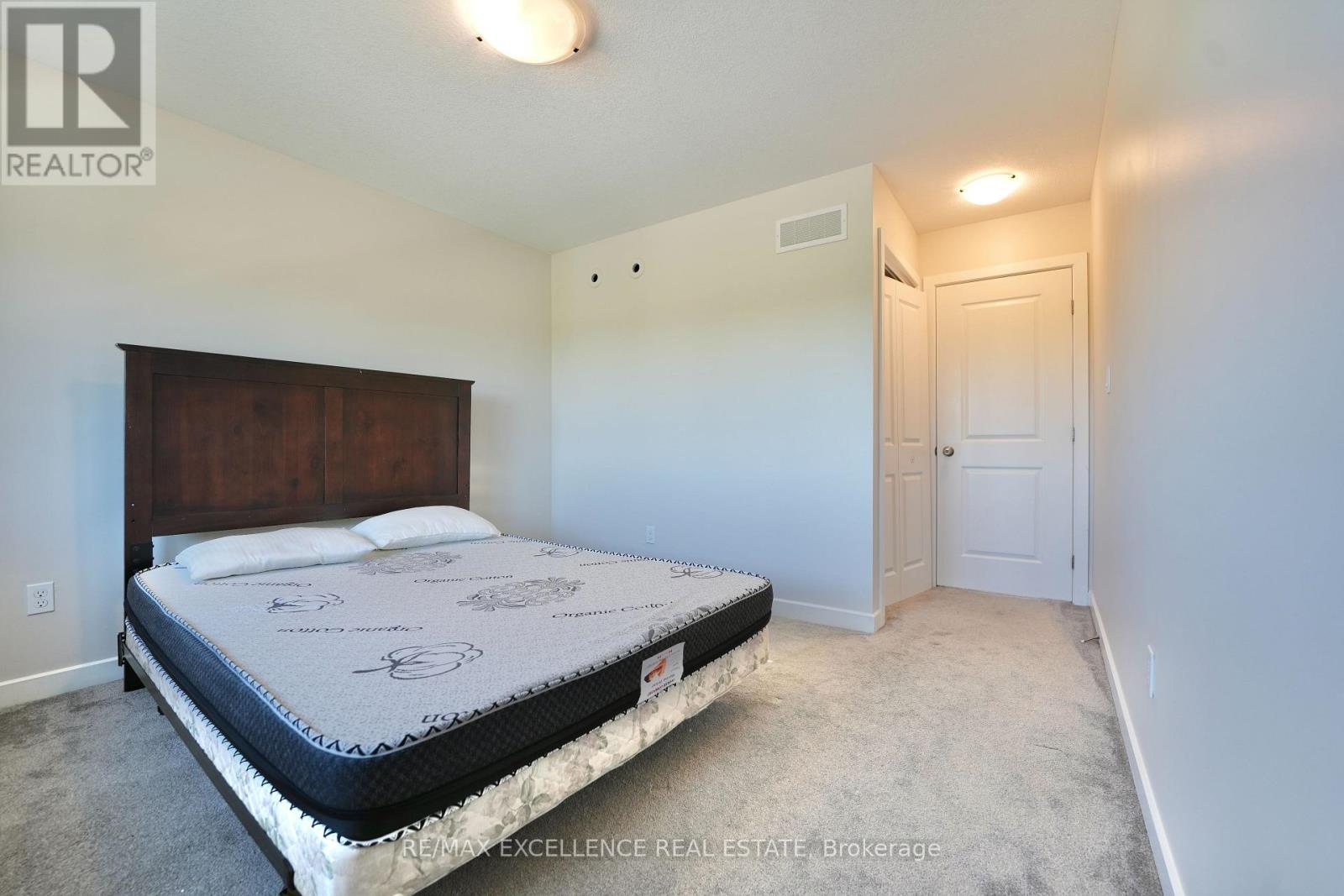 18 WEIR CRESCENT - 20