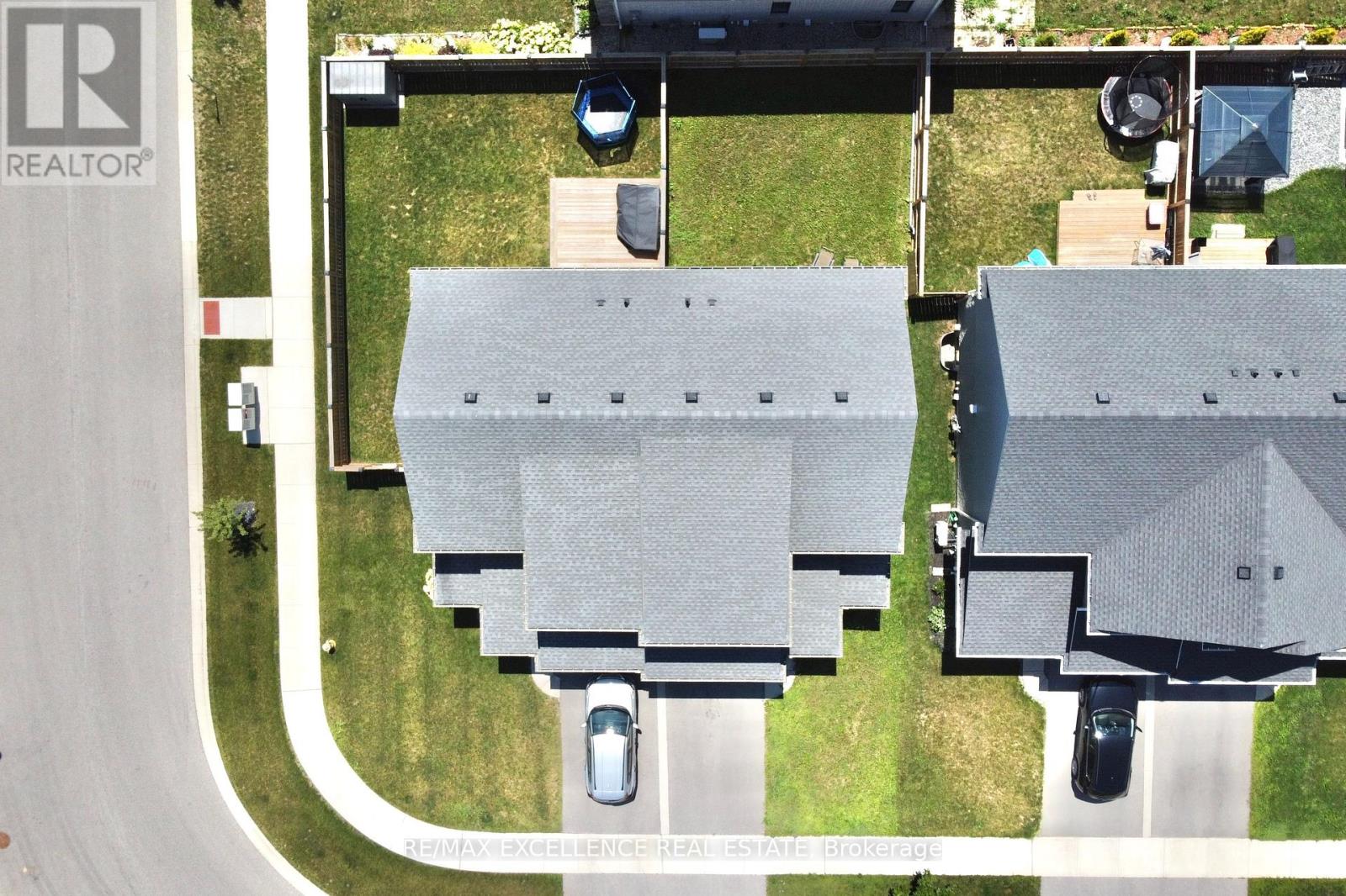 18 WEIR CRESCENT - 31
