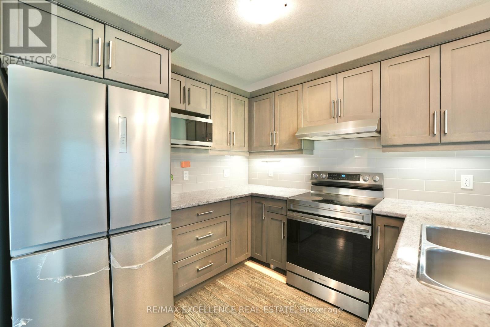 18 WEIR CRESCENT - 7