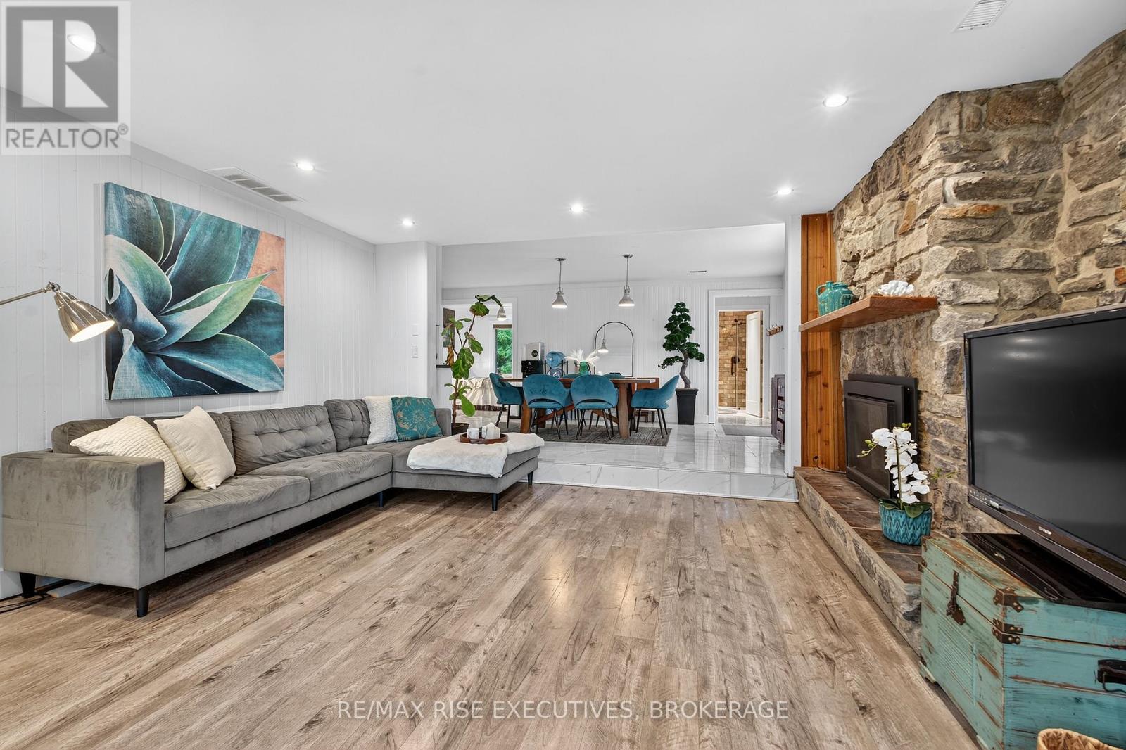 973 FOSTER BAY LANE - Image 16