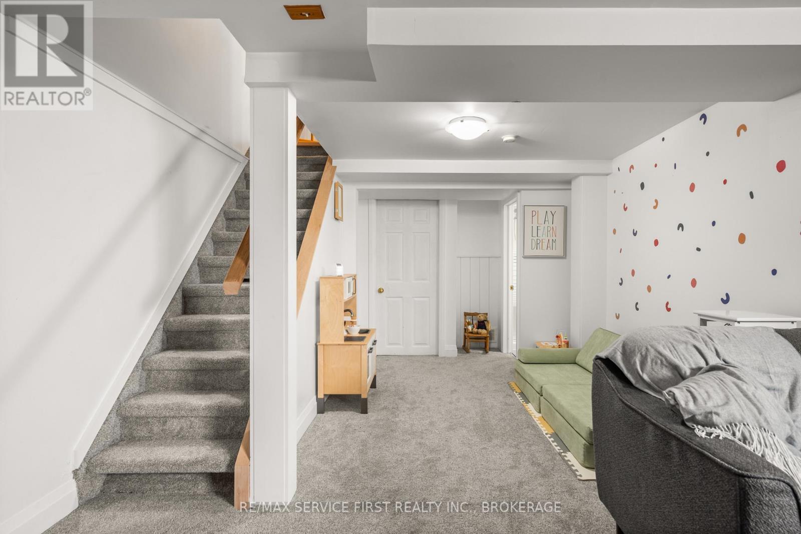 53 MCKEOWN CRESCENT - 25
