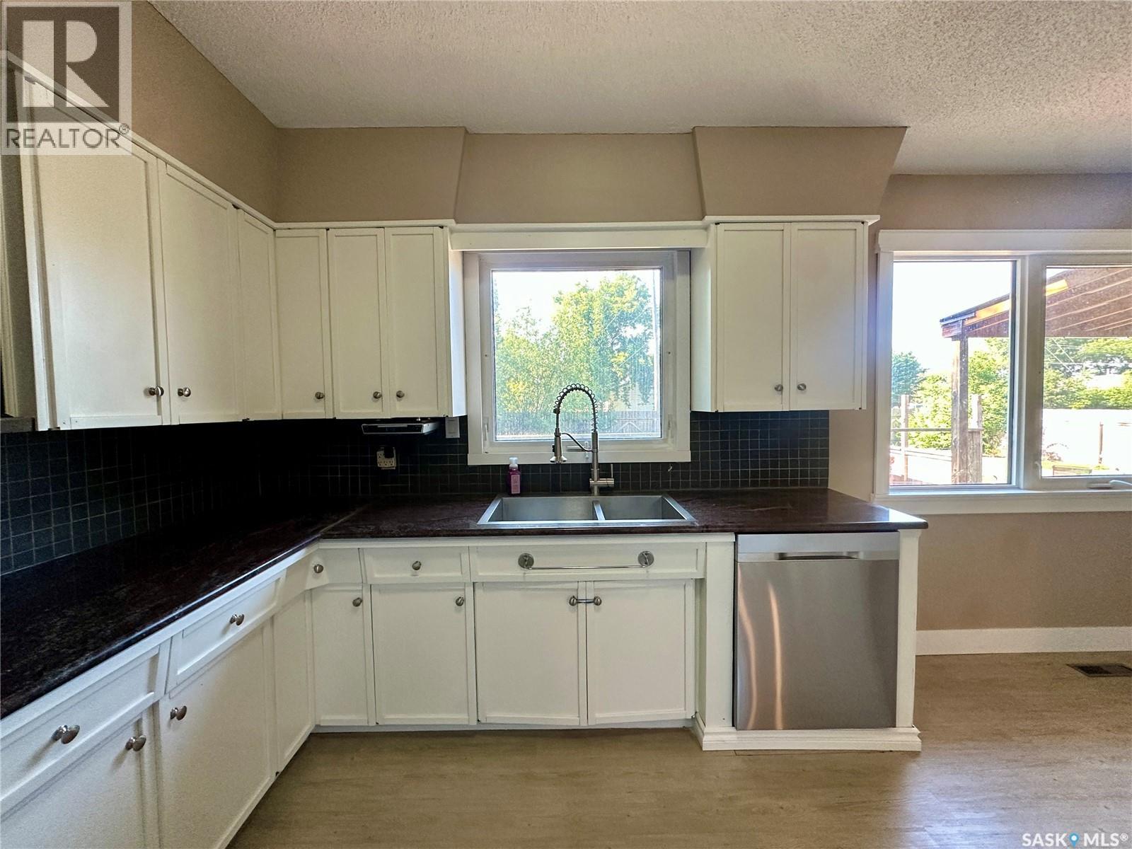 104 Johnston CRESCENT - 13