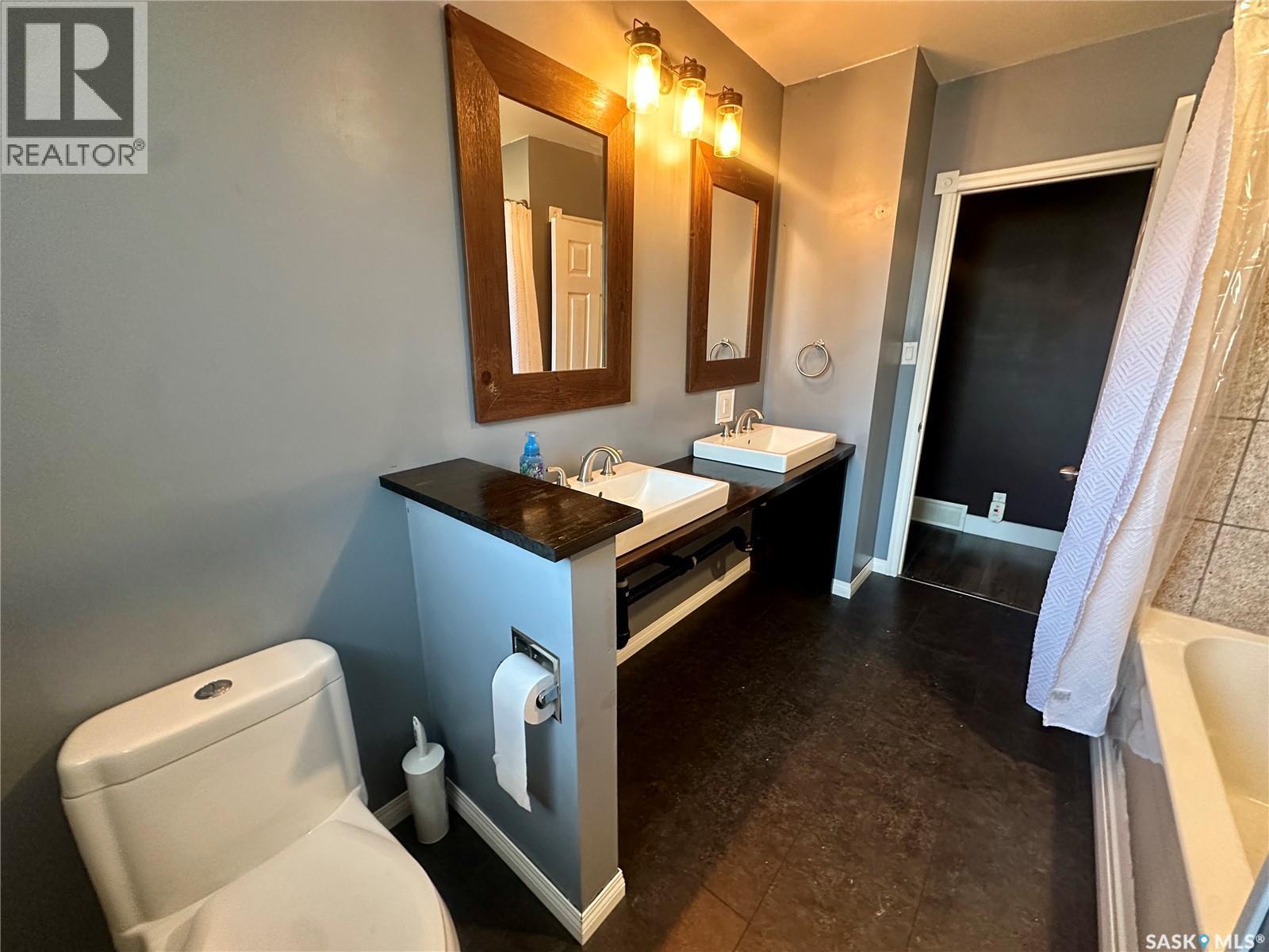 104 Johnston CRESCENT - 24