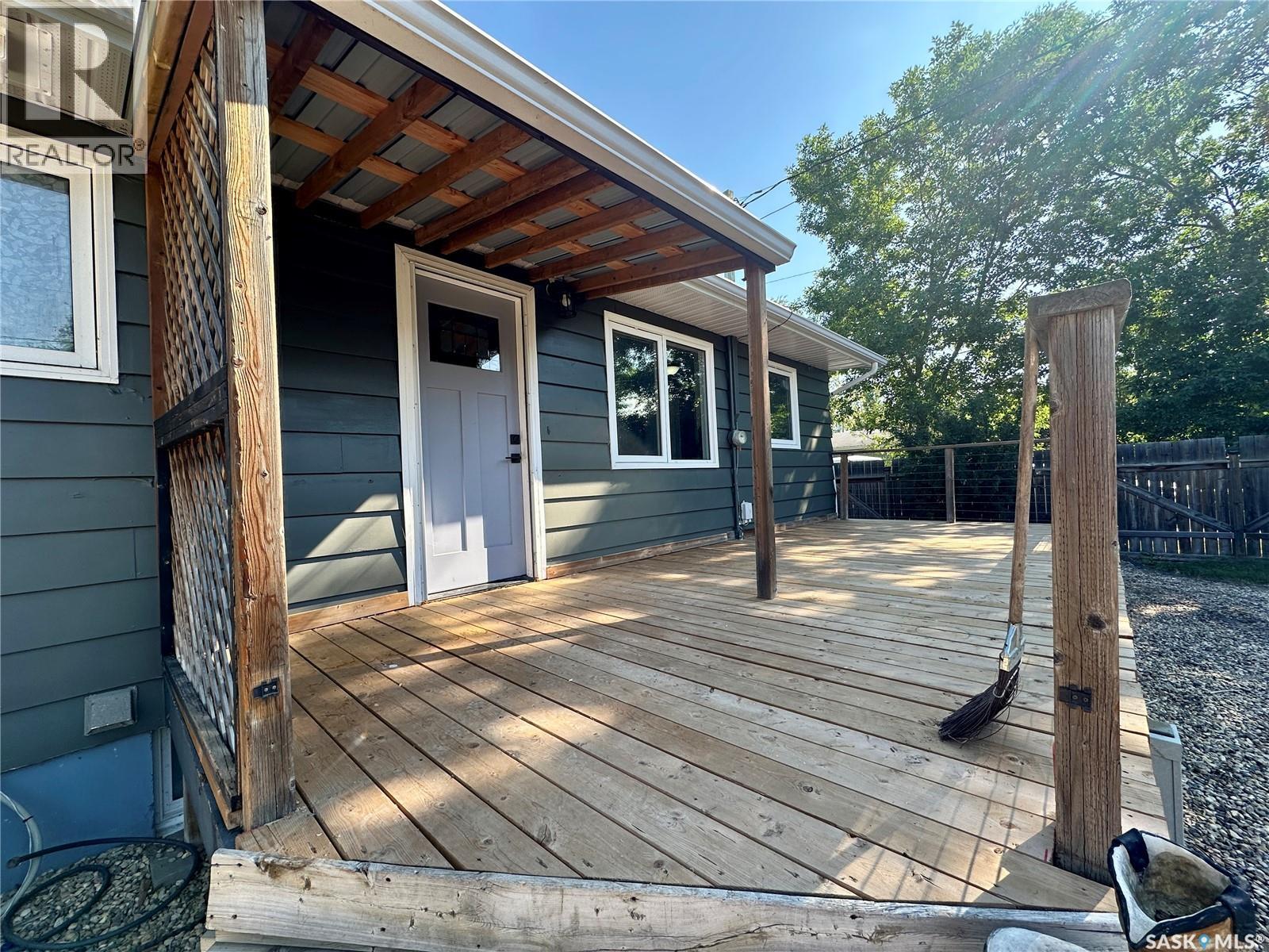 104 Johnston CRESCENT - 37