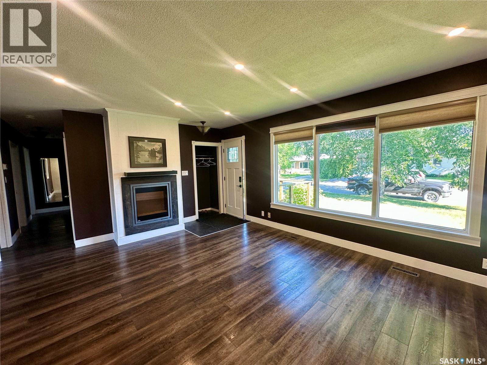 104 Johnston CRESCENT - 4