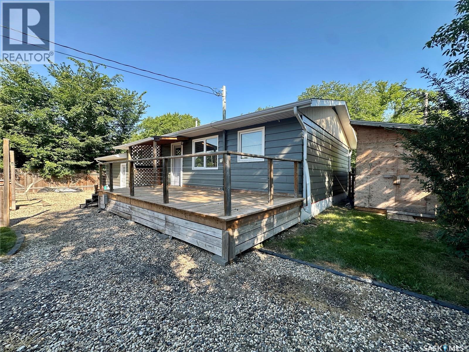 104 Johnston CRESCENT - 44