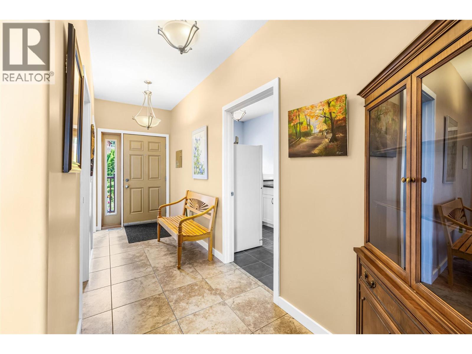 1039 Kootenay Place - 4