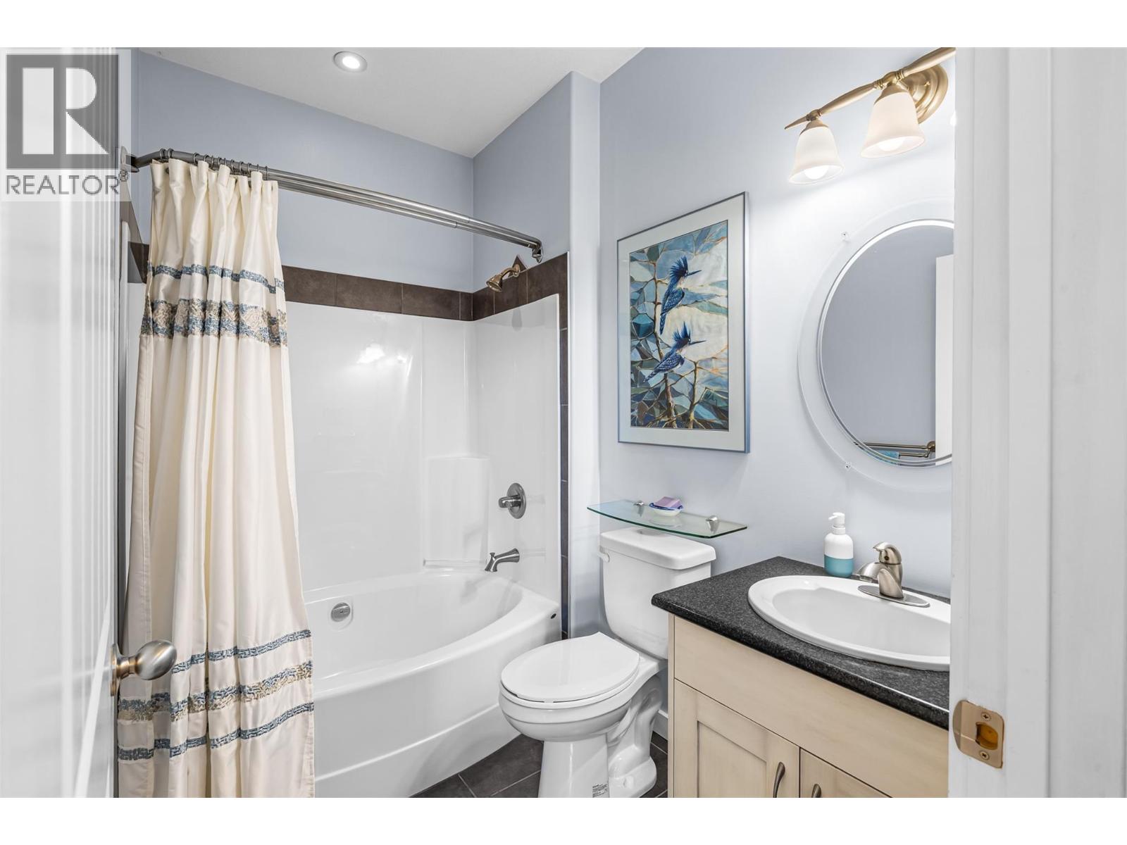 1039 Kootenay Place - Image 15