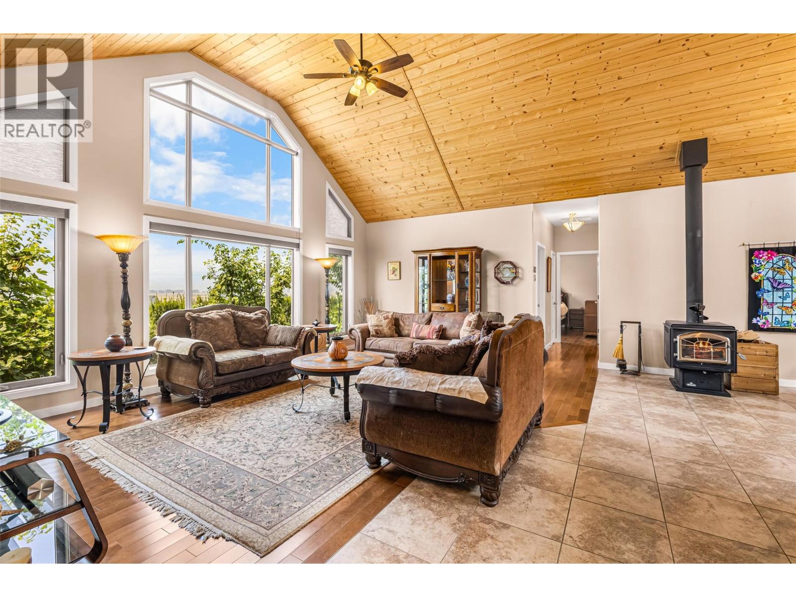 1039 Kootenay Place - 6