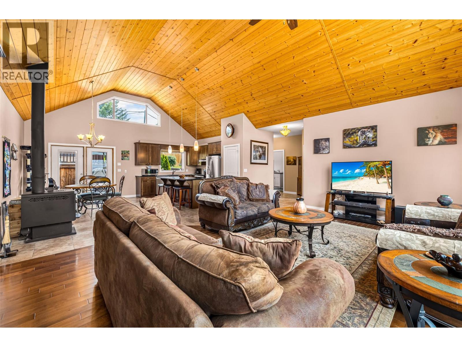 1039 Kootenay Place - Image 13