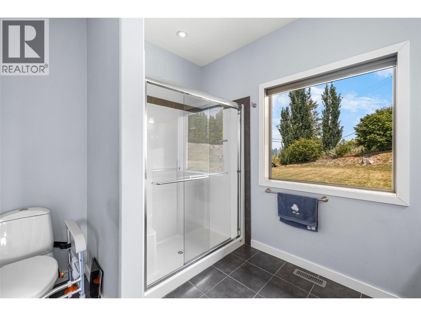 1039 Kootenay Place - 26