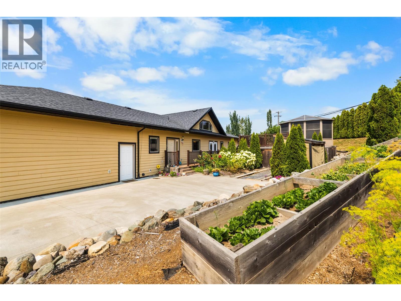 1039 Kootenay Place - 31