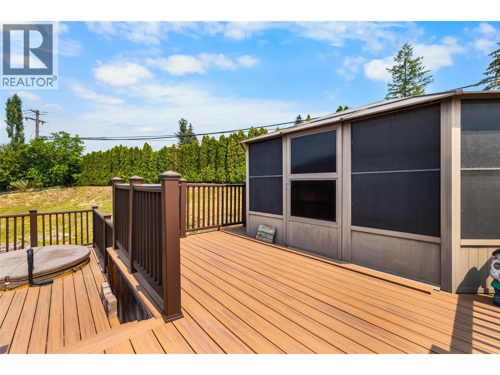 1039 Kootenay Place - 35