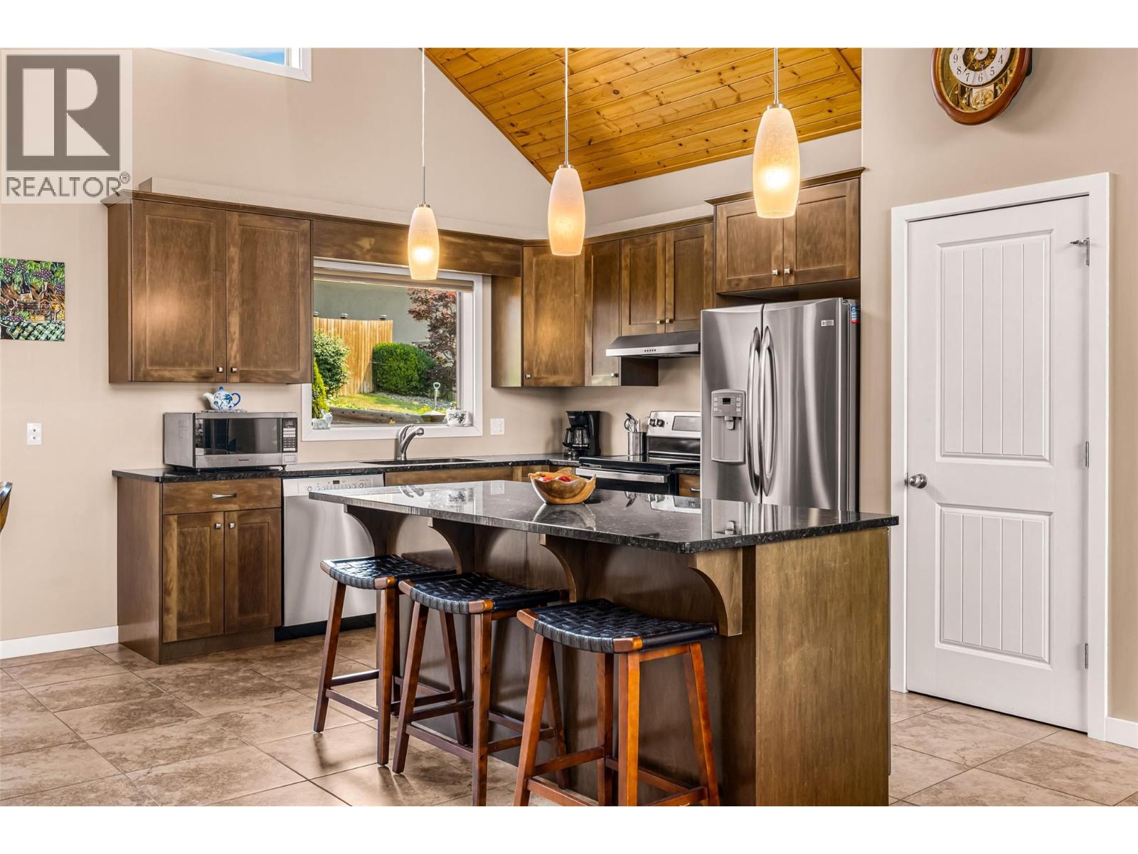 1039 Kootenay Place - Image 9