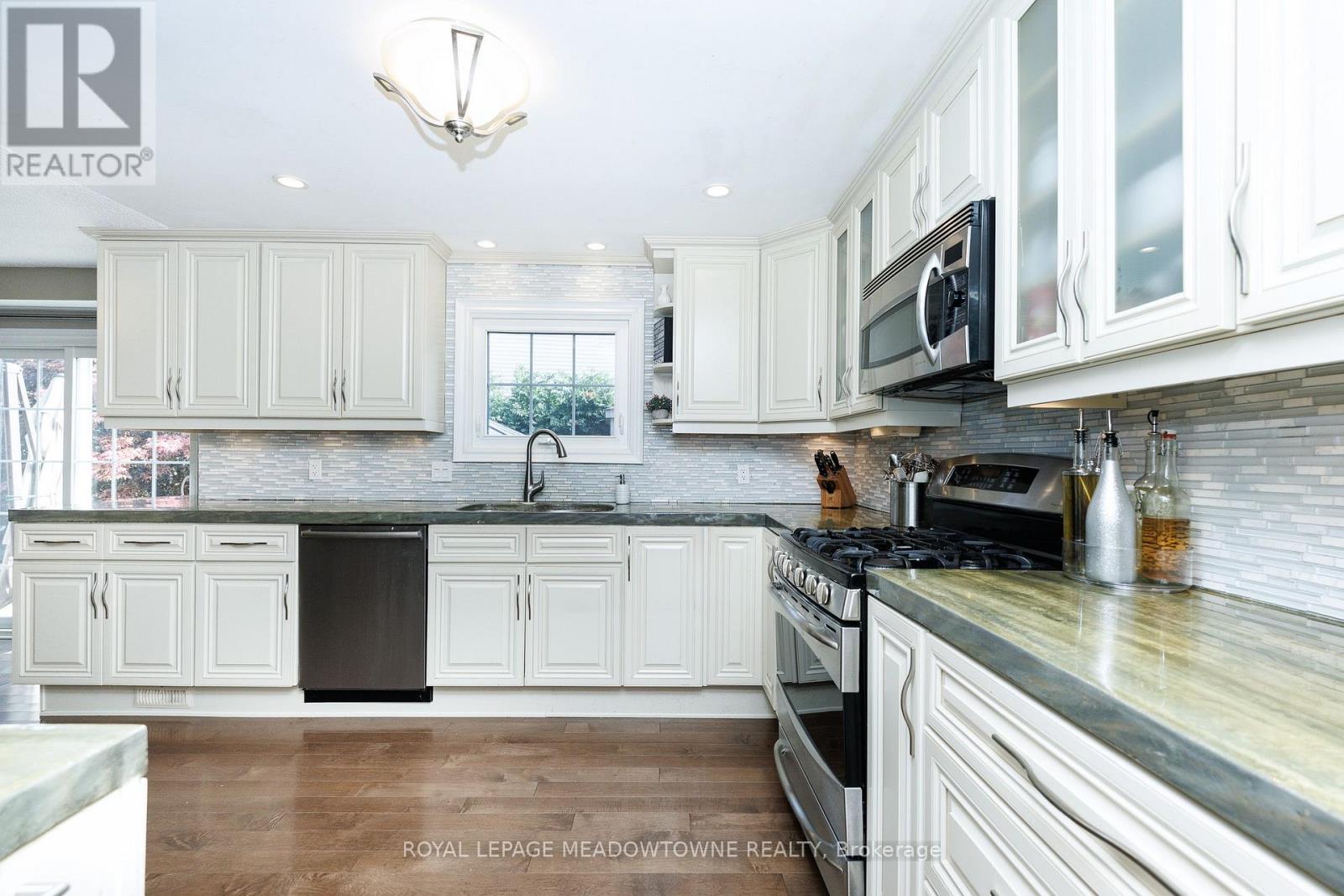 38 MCKILLOP COURT - 14