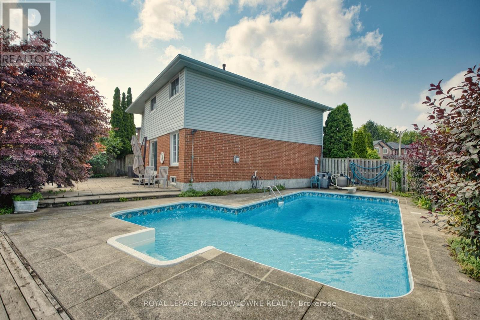 38 MCKILLOP COURT - 43