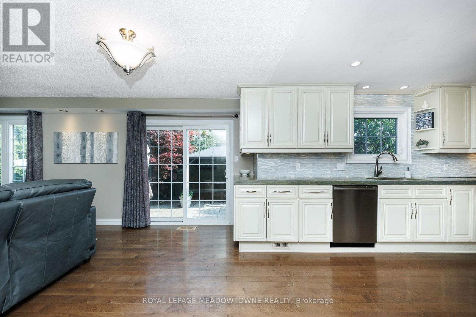 38 MCKILLOP COURT - 11