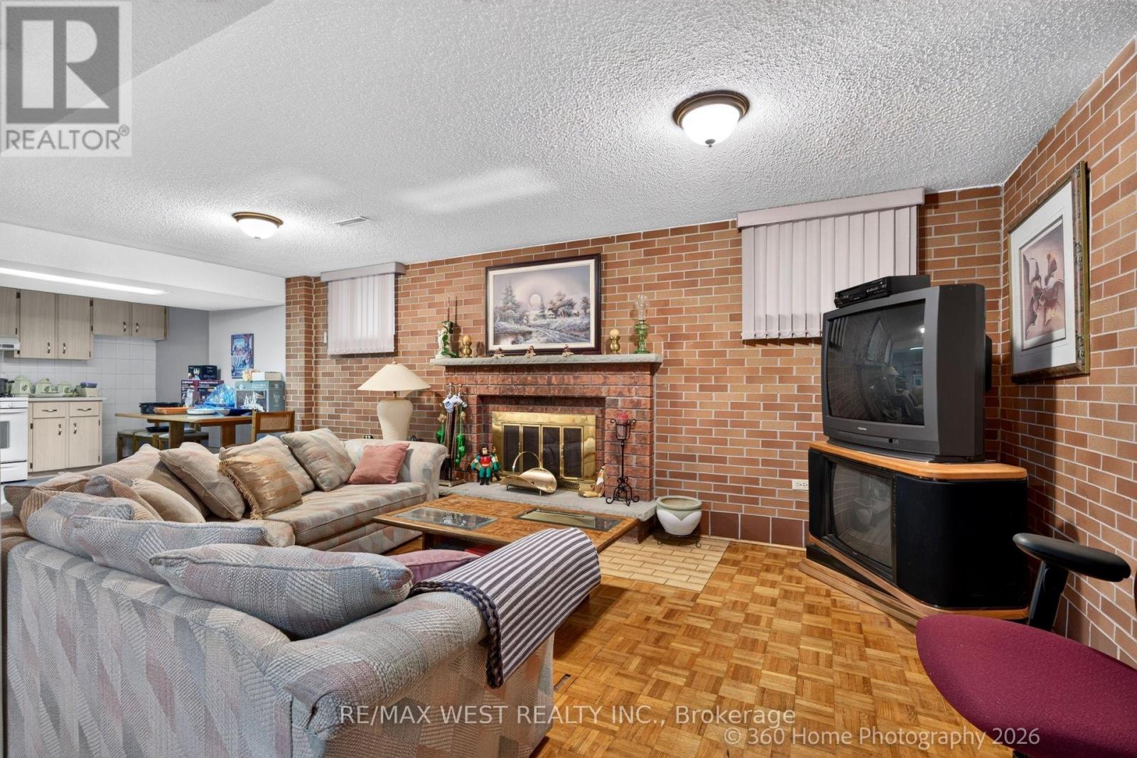 4157 OTTEWELL CRESCENT - 21