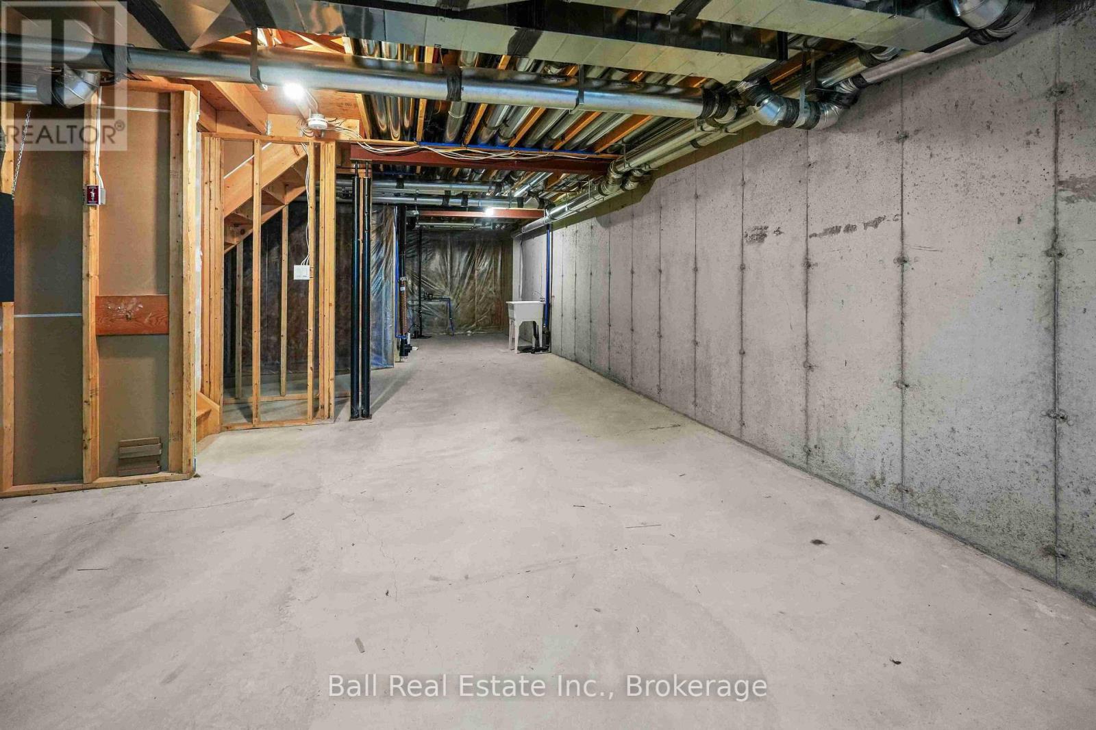 1534 DAVENPORT CRESCENT - Image 35