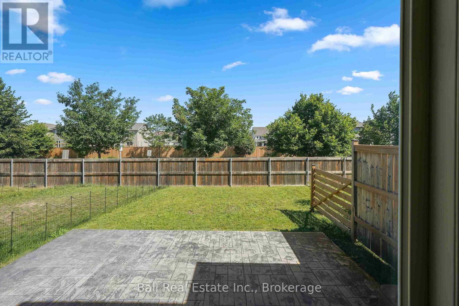 1534 DAVENPORT CRESCENT - 41