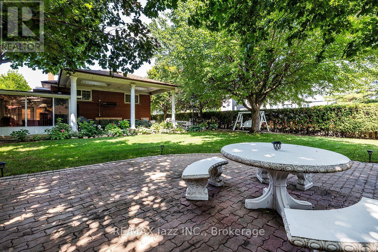 89 CRESTWOOD ROAD - 43