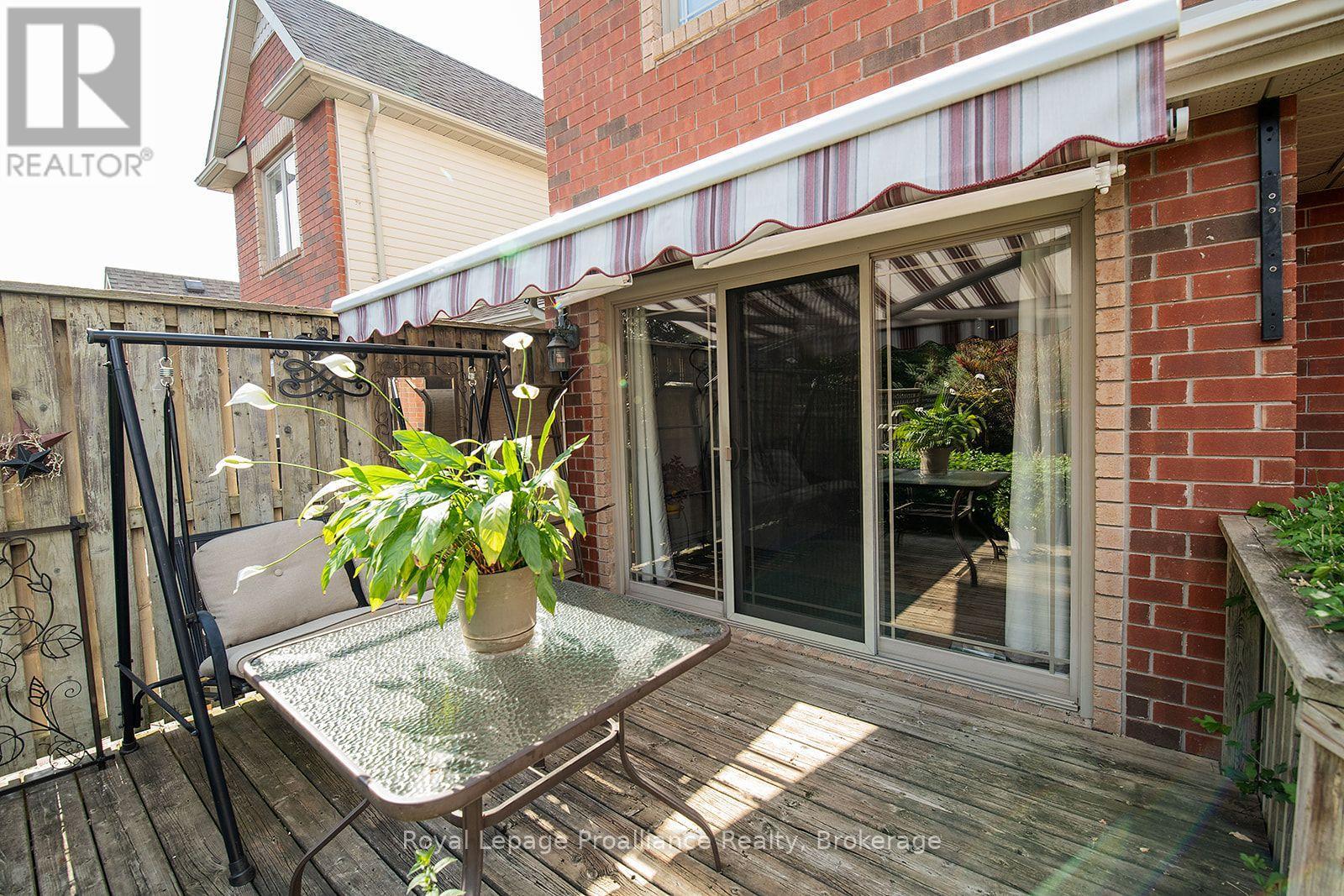 31 HAWTHORN STREET - 13