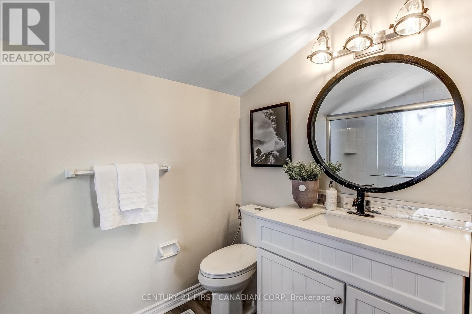 665 UPPER QUEEN STREET - Image 24