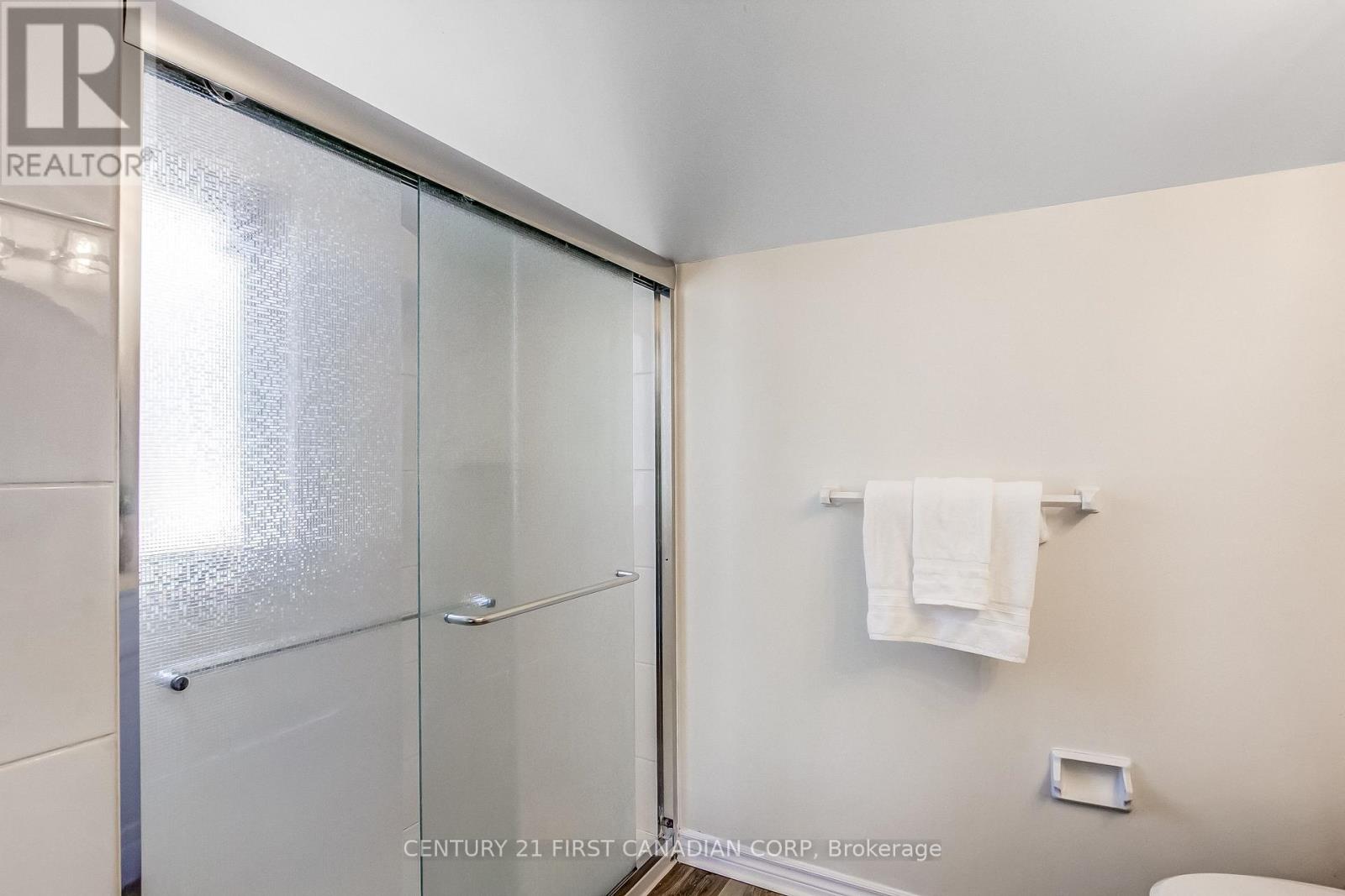 665 UPPER QUEEN STREET - Image 25