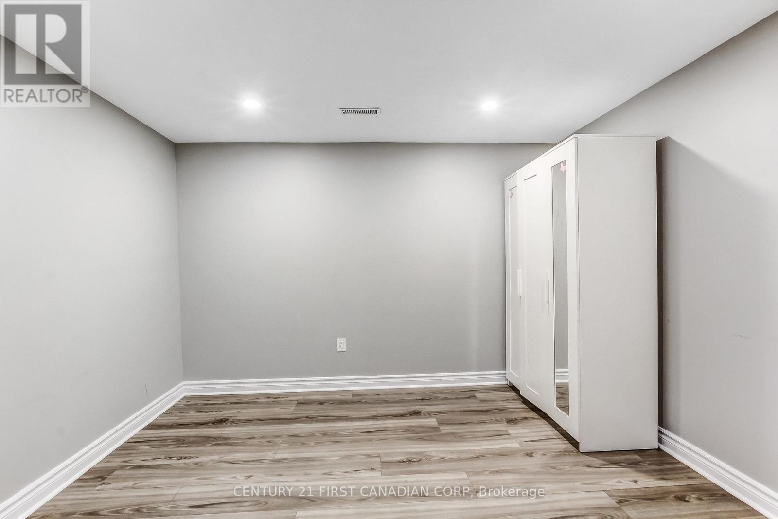665 UPPER QUEEN STREET - Image 27
