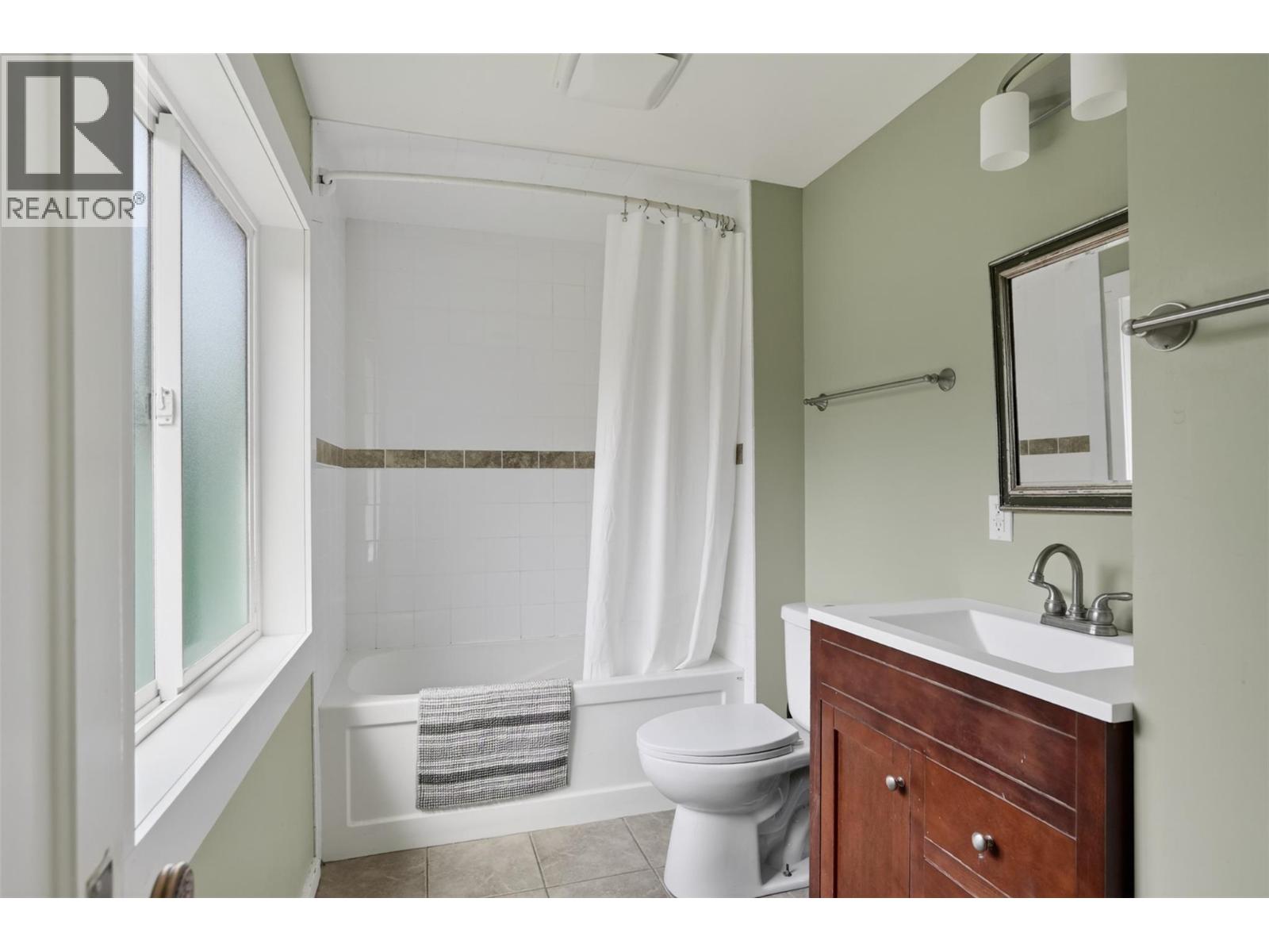703 Pine Street - 25