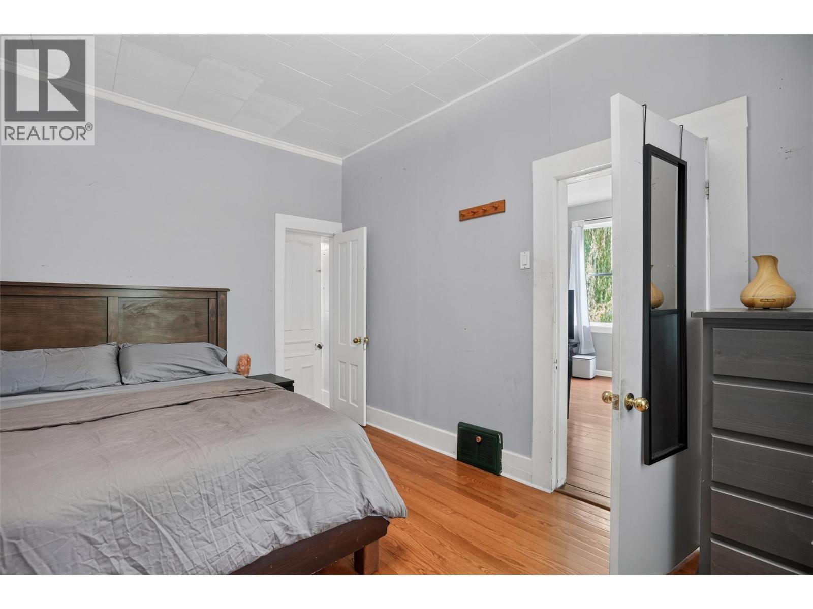703 Pine Street - Image 24