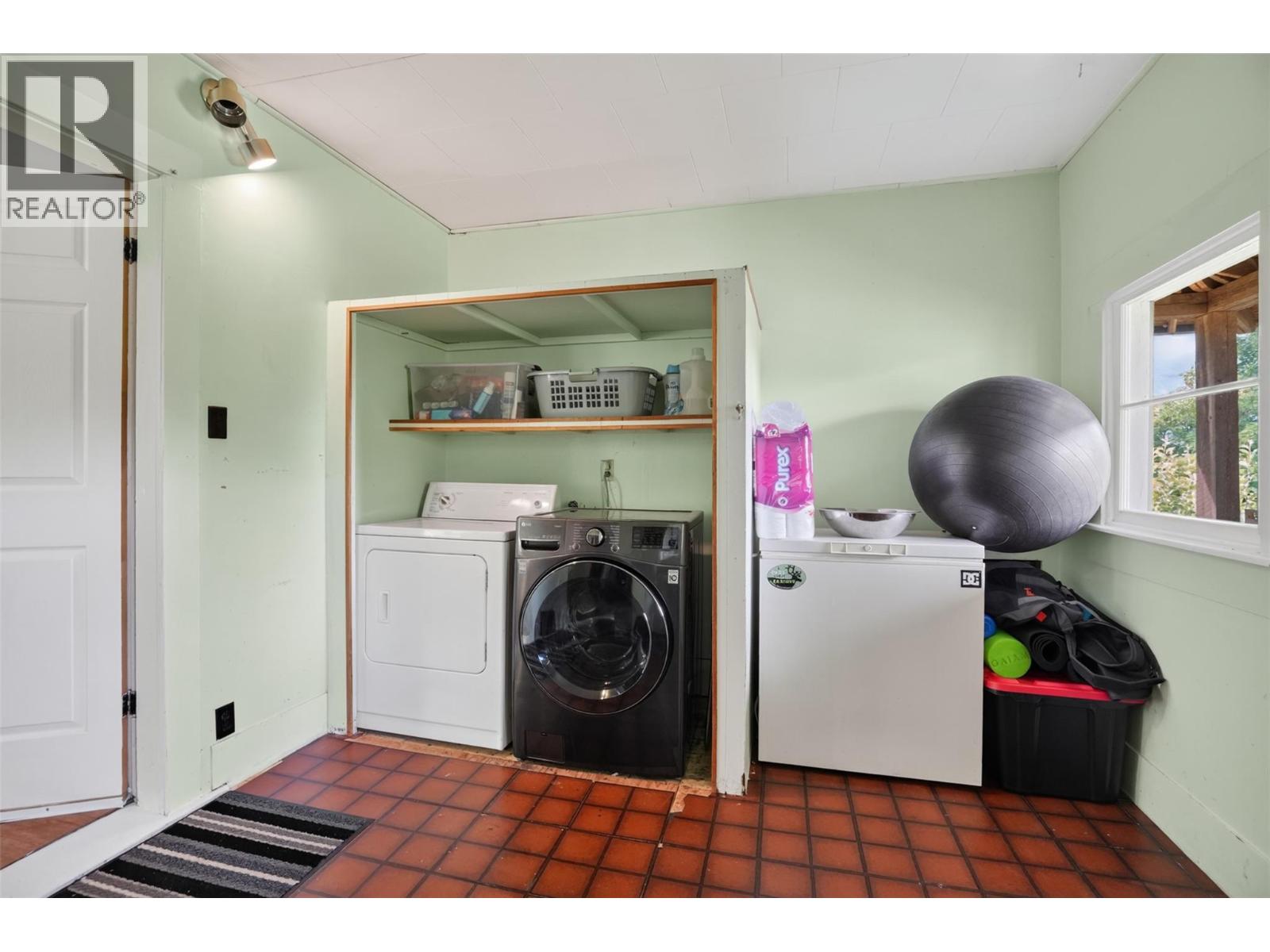 703 Pine Street - 28