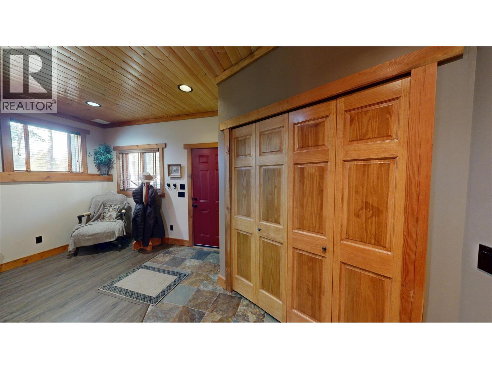 7500 PINE CONE Lane - 2