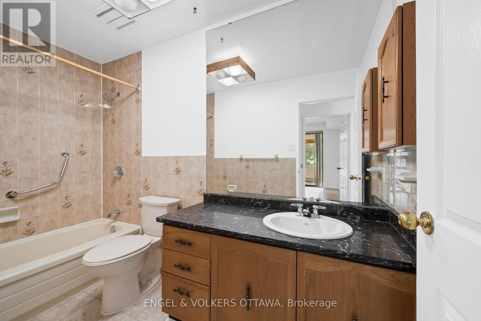 #104 2019 CARLING AVENUE - 15