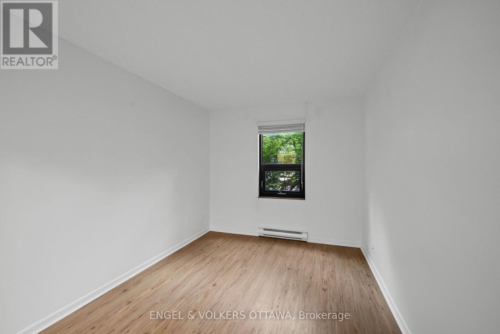 #104 2019 CARLING AVENUE - 18